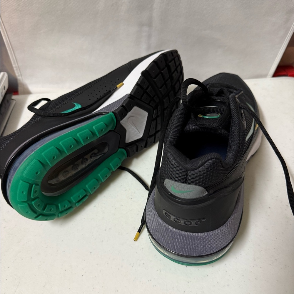 Nike Men's Black and Teal Sneakers